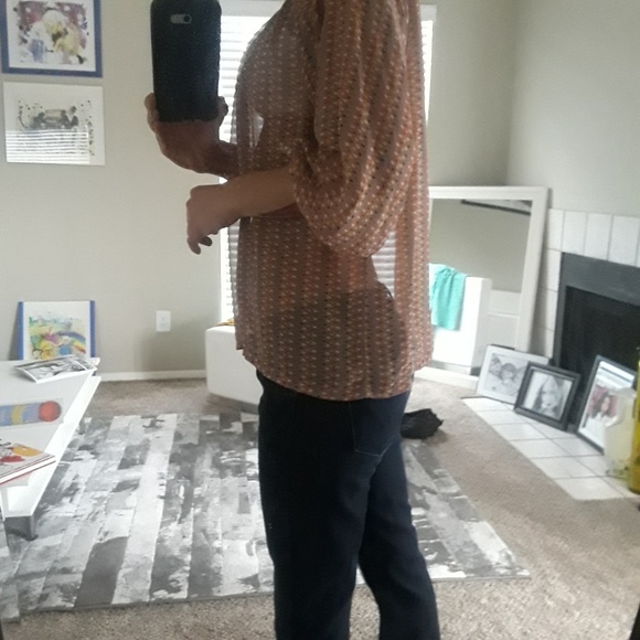 Flowy & sheer Bohemian patterned top - Picture 2 of 4